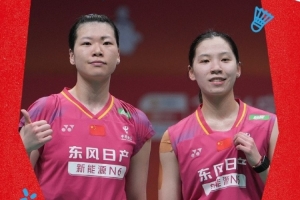 李怡婧/罗徐敏2-0战胜日本组合，晋级羽毛球亚锦赛女双决赛